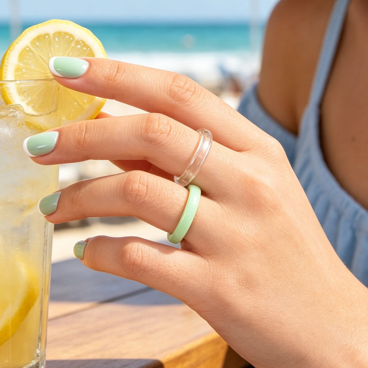 2pcs Green Clear Resin Stackable Finger Rings Set Summer Beach Vacation Jewelry