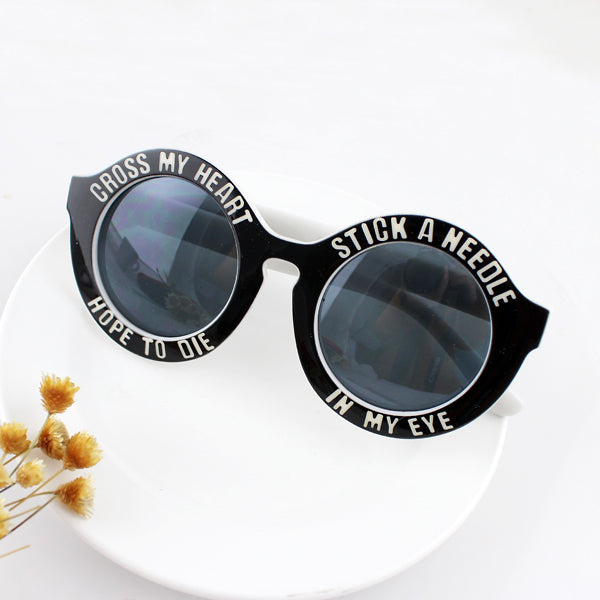 Stylish Black Sunglasses with Letter Print Fashionable Eyewear with Case-1