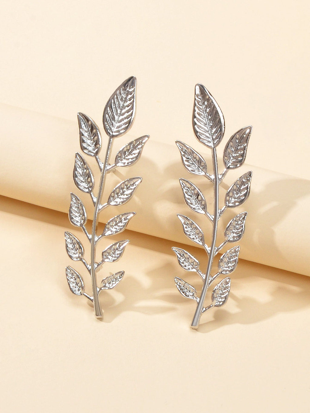 Elegant Double Leaf Collar Pin Brooch Silver Plant Unisex Brooch Badge Gift