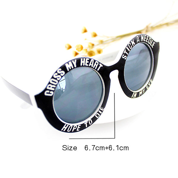 Stylish Black Sunglasses with Letter Print Fashionable Eyewear with Case-2
