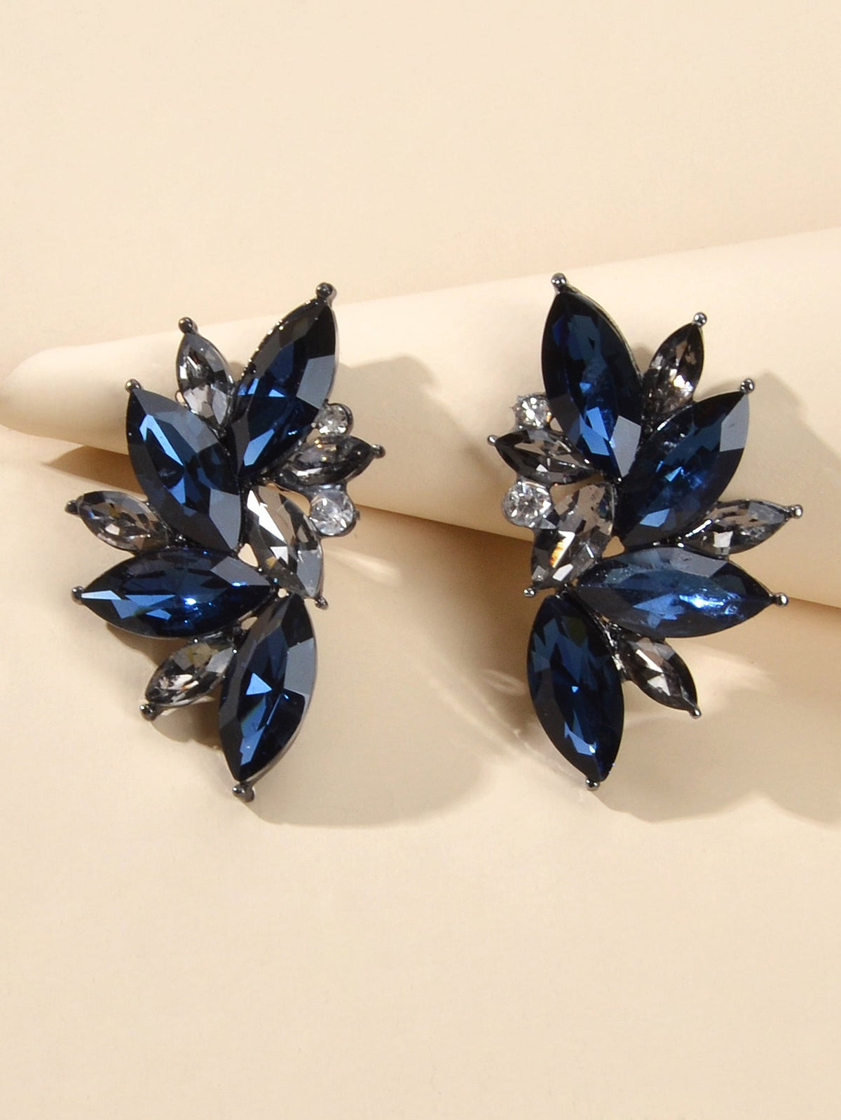 Female Luxurious Jewelry Sparkly Crystal Flower Stud Bridal Engagement Earrings