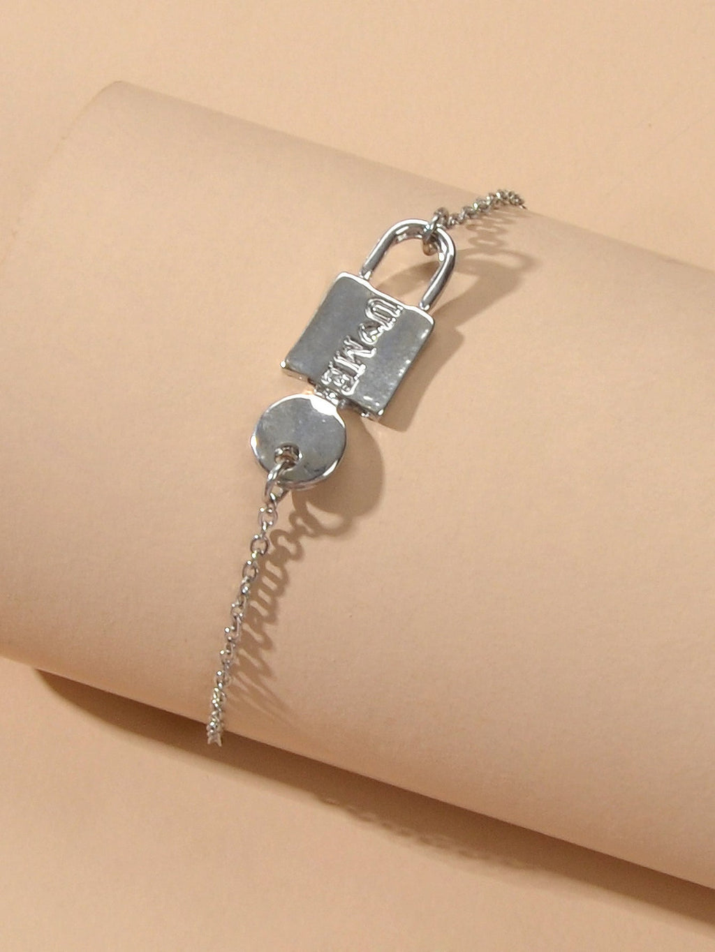 Elegant Women Accessories Minimalist Silver Chain Key Lock Charm Women Bracelet